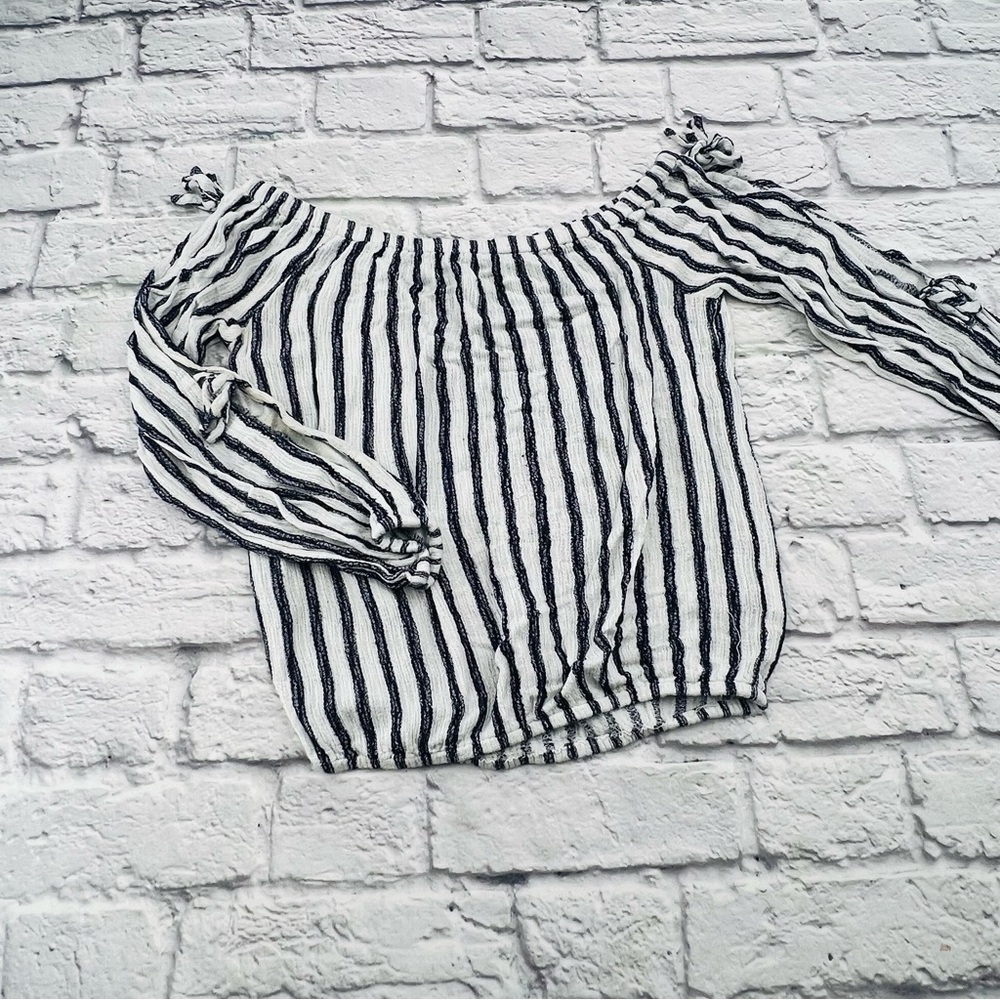 Aeropostale Dark Blue White Striped Knit Blouse Small Pheasant Cold Shoulder